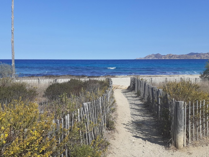 La plage de Losari (Françoise Geronimi)