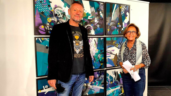 L'artiste avec Simone Guerrini, Adjointe à la Culture et au Patrimoine de la Ville d’Ajaccio,