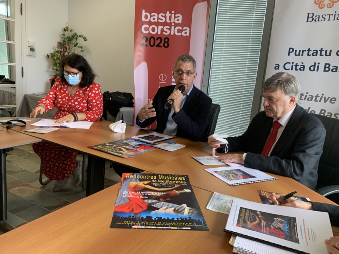 A la mairie de Bastia pour la présentation du festival en présence du maire, Pierre Savelli et de Georges De Zerbi, président et de l’Association des Jeunesses Musicales de Méditerranée A la mairie de Bastia pour la présentation du festival en présence du maire, Pierre Savelli et de Georges De Zerbi, président et de l’Association des Jeunesses Musicales de Méditerranée
