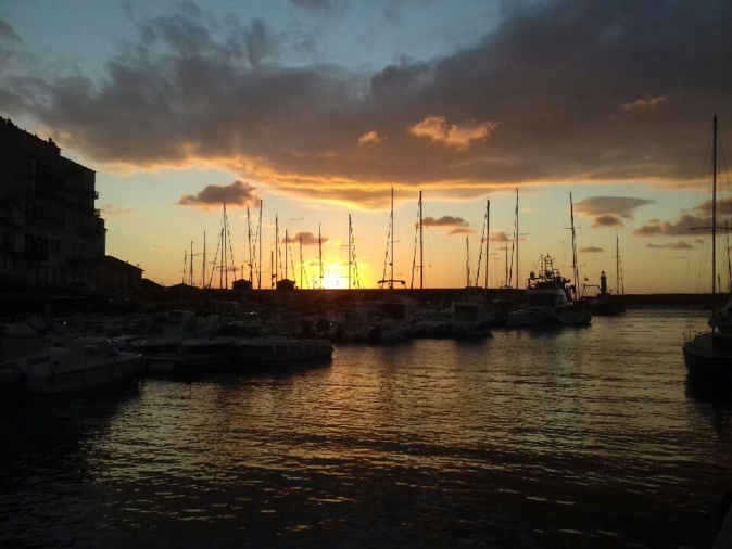 Lever de soleil sur le vieux port de Bastia (Charles Lucchini)