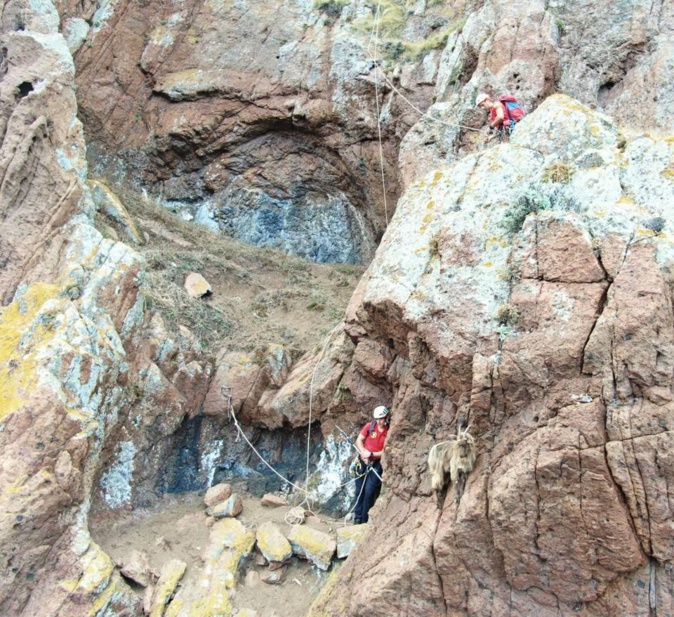 Les pompiers-montagnards de Corse-du-Sud au secours de la chèvre de Scandola Les pompiers-montagnards de Corse-du-Sud au secours de la chèvre de Scandola
