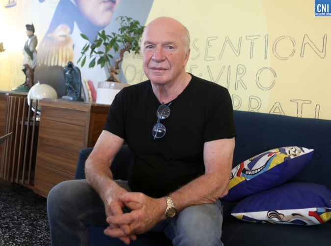 Fritz Demmer dans les salons d'un hôtel ajaccien. Photo : Michel Luccioni Fritz Demmer dans les salons d'un hôtel ajaccien. Photo : Michel Luccioni
