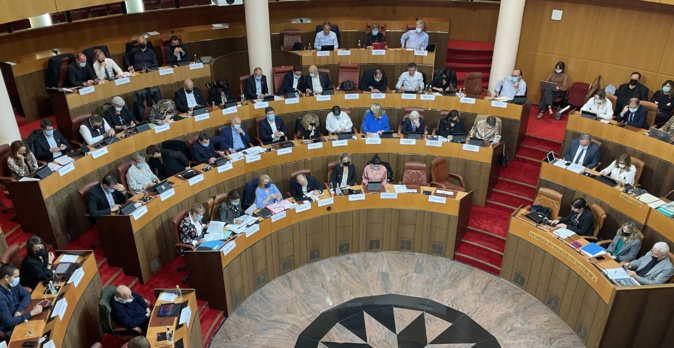L'hémicycle de l'Assemblée de Corse à Aiacciu. Photo Michel Luccioni. L'hémicycle de l'Assemblée de Corse à Aiacciu. Photo Michel Luccioni.
