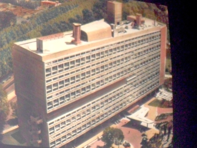 Bastia : "La maison du fada" et autres objets sentiment, conférence-performance d'Alexandre Perigot Bastia : "La maison du fada" et autres objets sentiment, conférence-performance d'Alexandre Perigot