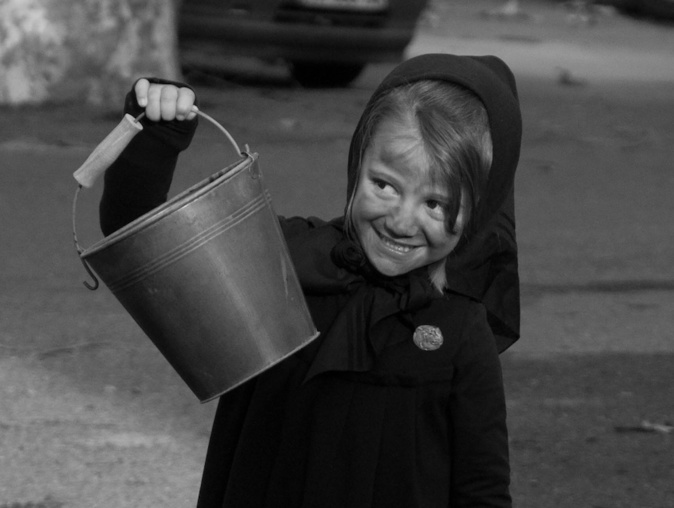 Une jeune fille de Venzulasca fête la Sant'Andria
