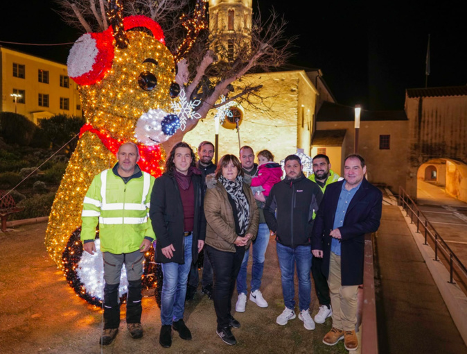 L'equipe municipale. Crédit photo page Facebook mairie de Bonifacio L'equipe municipale. Crédit photo page Facebook mairie de Bonifacio