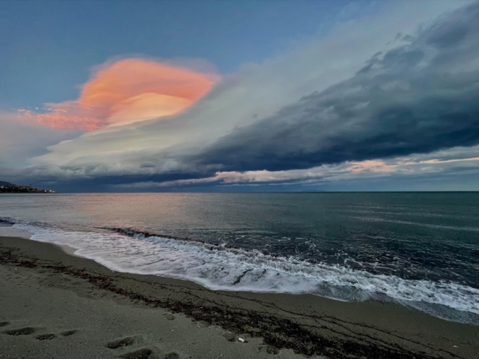 Plage de A Rinella à Bastia (Jean-François Grazi) Plage de A Rinella à Bastia (Jean-François Grazi)