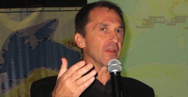Jean Castela, professeur d’histoire-géographie, responsable de la formation des Guides-conférenciers à l'Université de Corse et directeur de l'INEACEM.