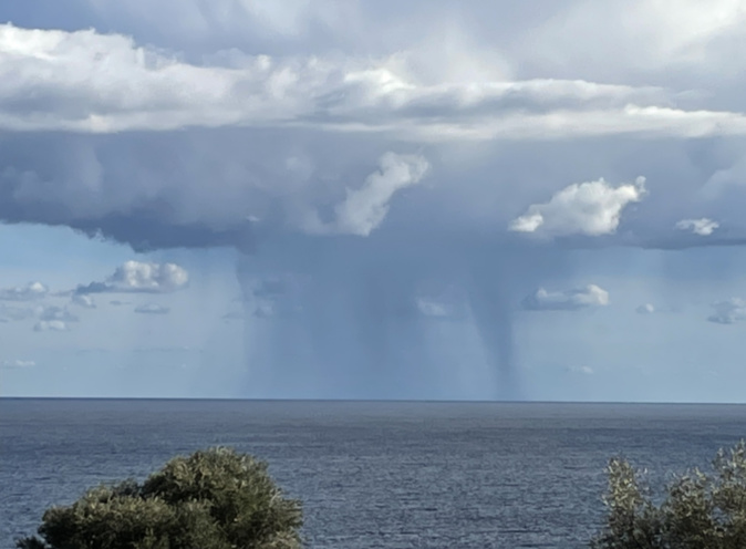 Deux trombes marines aperçues ce 6 décembre au large de la Corse