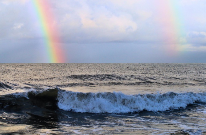 La photo du jour : à Saint-Florent, il y a le ciel, l'arc-en-ciel et la mer..