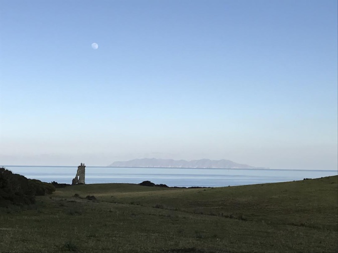 La photo du jour : la tour Santa Maria, la lune, Capraia