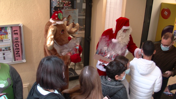 Cinémagie de Noël à Bastia : une soixantaine d'enfants invités par le CCAS au "Régent" 