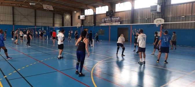 Beau succés pour le tournoi du VBB qui a rassemblé les différents clubs insulaires Beau succés pour le tournoi du VBB qui a rassemblé les différents clubs insulaires