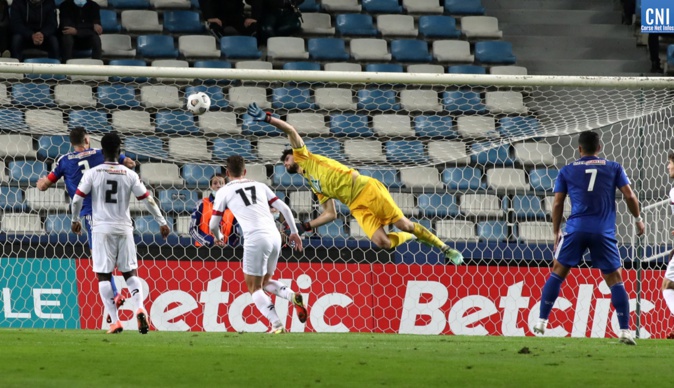 Le second but du Sporting inscrit par Robic. Et c'est la squalification (Photo Michel Luccioni) Le second but du Sporting inscrit par Robic. Et c'est la squalification (Photo Michel Luccioni)