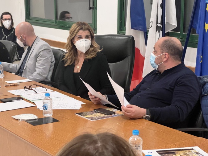 Le maire Angèle Bastiani Le maire Angèle Bastiani