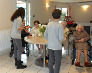 Bastia : Après-midi intergénérationnelle pour des élèves du Lycée Vinciguerra Bastia : Après-midi intergénérationnelle pour des élèves du Lycée Vinciguerra