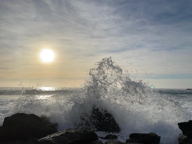 La photo du jour : gerbes d'écumes à la marine de Canelle