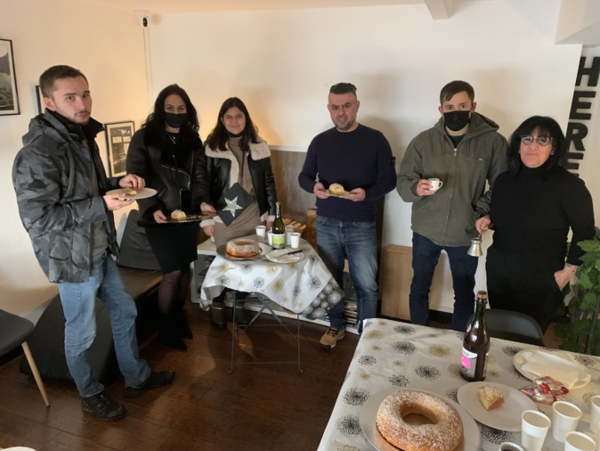 Tout au long de l'après midi de ce samedi, par petits groupes,COVID oblige, on a fêté le Noël arménien au siège du Comité de jumelage Corse Arménie. Tout au long de l'après midi de ce samedi, par petits groupes,COVID oblige, on a fêté le Noël arménien au siège du Comité de jumelage Corse Arménie.