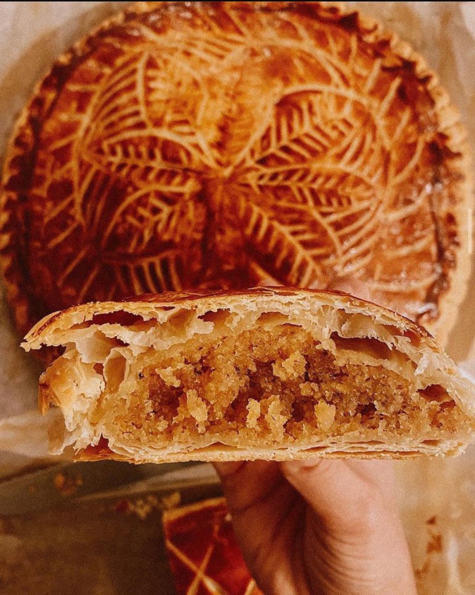 A table : galette frangipane à la noisette A table : galette frangipane à la noisette