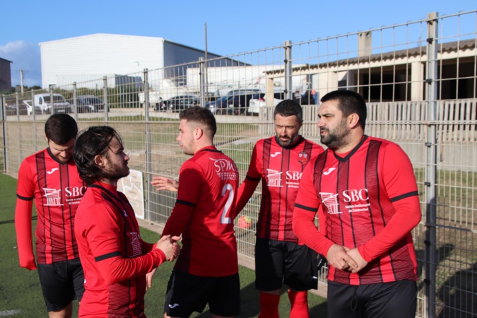 Football Grand Sud : la SVARR accrochée dans le match au sommet du R2 Football Grand Sud : la SVARR accrochée dans le match au sommet du R2