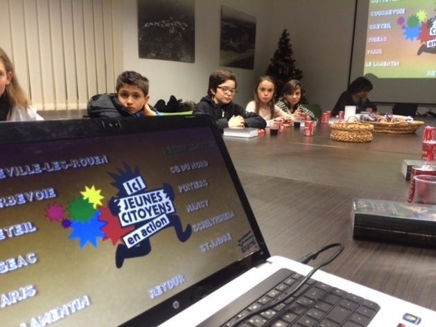 Des petits films vidéo ont été projetés au cours cette séance. (Photo SG) Des petits films vidéo ont été projetés au cours cette séance. (Photo SG)