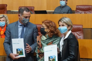 Avec Gilles Simeoni et Marie-Jeanne Nicoli au CESEC. Avec Gilles Simeoni et Marie-Jeanne Nicoli au CESEC.