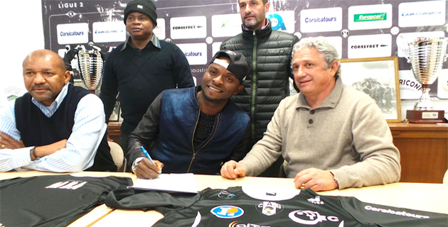 Ligue 2 : Sunday Mba a signé au CA Bastia