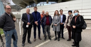 Yannick Jadot et les Verts corses devant le siège de la Collectivité de Corse à Bastia. Yannick Jadot et les Verts corses devant le siège de la Collectivité de Corse à Bastia.