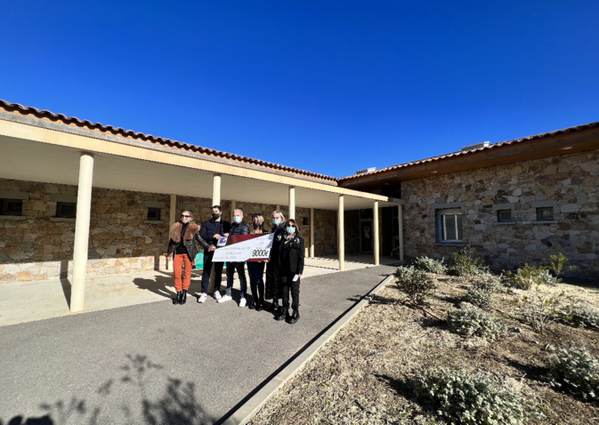 La remise du cheque ce mardi 1er février La remise du cheque ce mardi 1er février