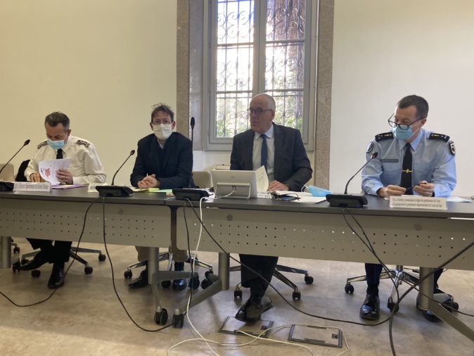 Le préfet de Corse Pascal Lelarge et le procureur de la République d’Ajaccio Nicolas Septe ont dévoilé le bilan de la délinquance en Corse-du-Sud pour l'année 2021. Photo : Julia Sereni