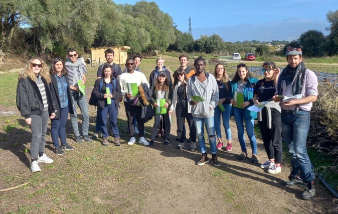 Valorisation du patrimoine et de l’agriculture : 14 étudiants auvergnats à la rencontre des savoir-faire insulaires Valorisation du patrimoine et de l’agriculture : 14 étudiants auvergnats à la rencontre des savoir-faire insulaires
