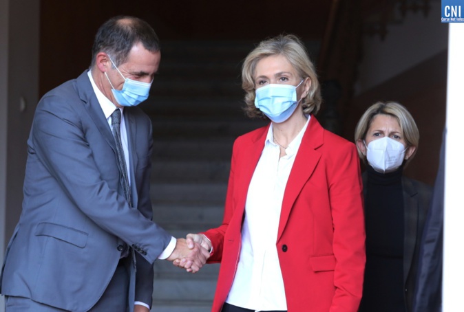 Valérie Pécresse avec Gilles Simeoni - Photos Michel Luccioni Valérie Pécresse avec Gilles Simeoni - Photos Michel Luccioni