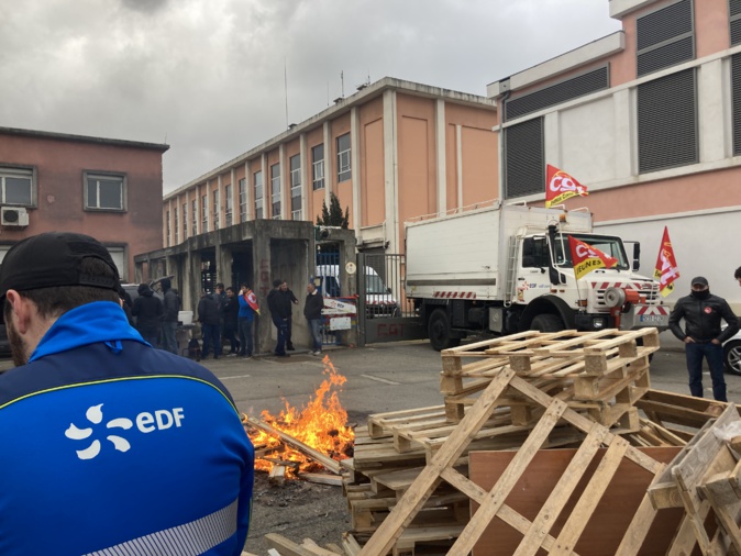 La CGT énergie bloque le site d'Aspretto à Ajaccio. Photo : Julia Sereni