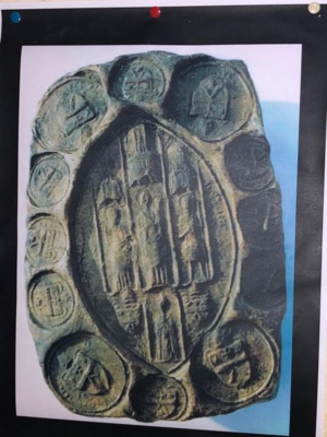 Le reliquaire. Le reliquaire.