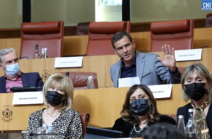 Jean-Martin Mondoloni et le groupe de droite. Photo Michel Luccioni. Jean-Martin Mondoloni et le groupe de droite. Photo Michel Luccioni.