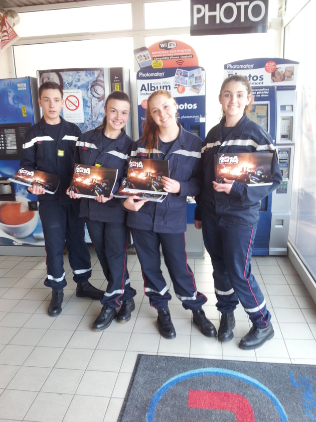 Calvi : Les jeunes pompiers ont vendu leur calendrier dans les grandes surfaces Calvi : Les jeunes pompiers ont vendu leur calendrier dans les grandes surfaces