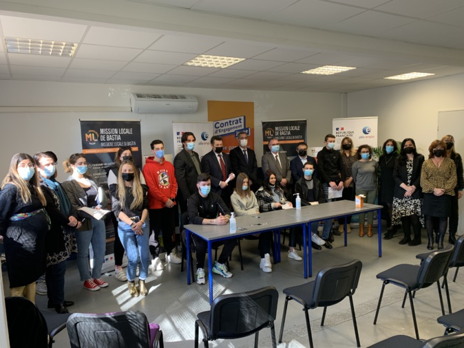 Les 6 premiers Contrats d’Engagement Jeune signés à la Mission Locale de Bastia Les 6 premiers Contrats d’Engagement Jeune signés à la Mission Locale de Bastia