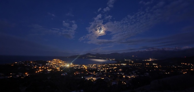 La photo du jour : Calvi by night