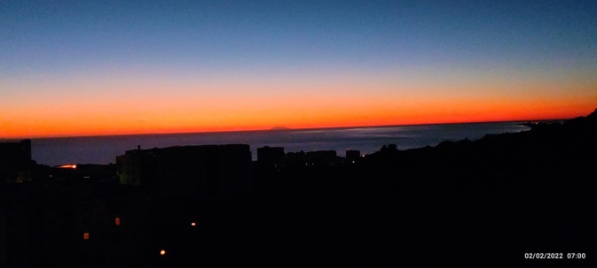 La photo du jour : lever de soleil sur la mer Tyrrhénienne