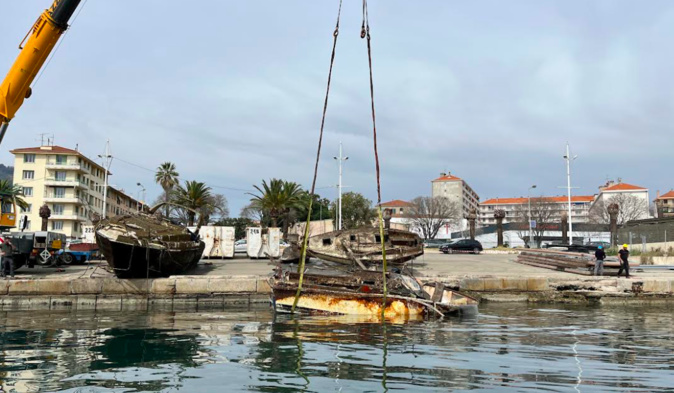 Les épaves sorties du port. Crédit photo DR Les épaves sorties du port. Crédit photo DR