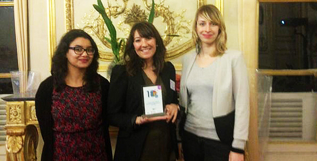 De gauche à droite : Marie Ange Filippi, Sylvie Pellegrini et Katia Jannin de la direction de la communication de la CAPA ont reçu les prix “Meilleurs Vœux des Territoires”
