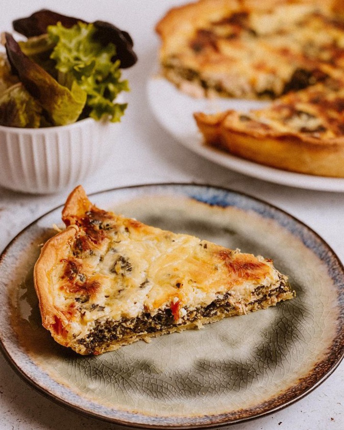 A table : quiche épinard et saumon avec la petite cuisine de Marie A table : quiche épinard et saumon avec la petite cuisine de Marie