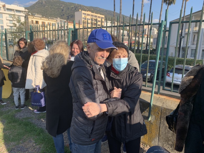 Deux des réfugiés qui ont te cueillis ce matin à Bastia
