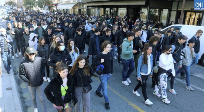 La manifestation de ce mardi 22 mars à Ajaccio. Crédit photo Michel Luccioni La manifestation de ce mardi 22 mars à Ajaccio. Crédit photo Michel Luccioni