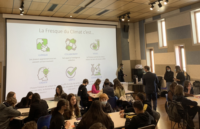 Un des moments de travail de la journée de lundi Un des moments de travail de la journée de lundi