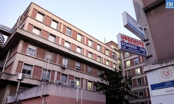 À l'hôpital d'Ajaccio, les hospitalisations sont à un niveau stable mais la situation pourrait empirer dans les 15 prochains jours. Crédits Photo : Michel Luccioni