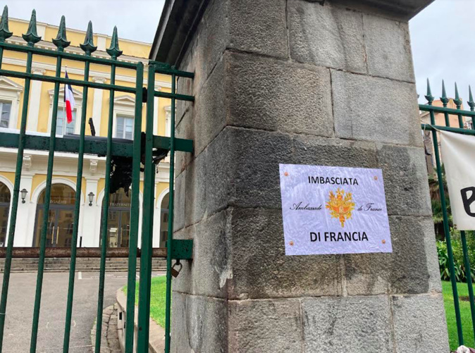 La préfecture rebaptisée ambassade de France. Photo Michel Luccioni La préfecture rebaptisée ambassade de France. Photo Michel Luccioni
