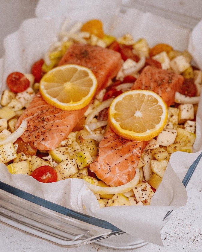 A table : saumon en papillote avec la petite cuisine de Marie A table : saumon en papillote avec la petite cuisine de Marie