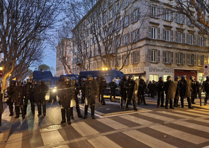 A 20:15 ce lundi A 20:15 ce lundi