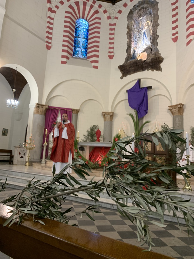 Le Père Georges Nicoli, curé de la paroisse Le Père Georges Nicoli, curé de la paroisse